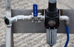 Air operated hire pump for chemicals